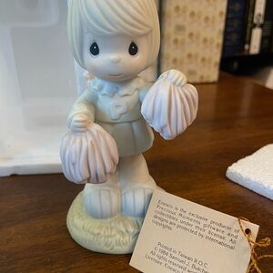 1987 Precious Moments Porcelain Figurine “Cheers To The Leader”